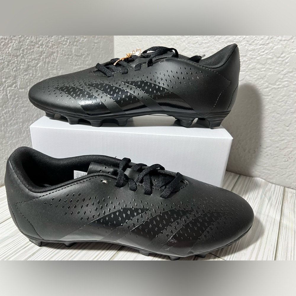 Adidas Predator Accuracy soccer Cleats youth athletic shoes black size‎ 6